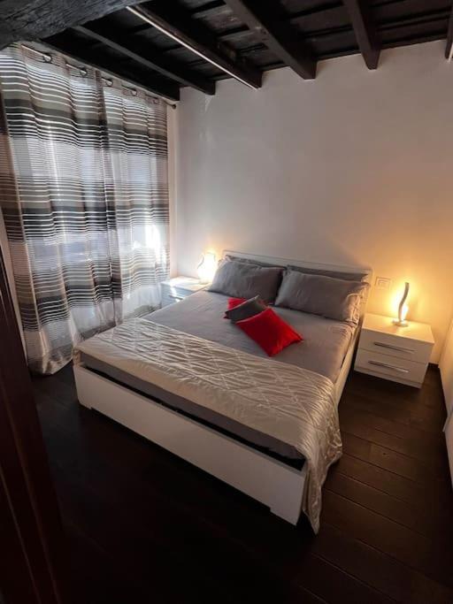 Lu.Ni. Guesthouse Roma ภายนอก รูปภาพ