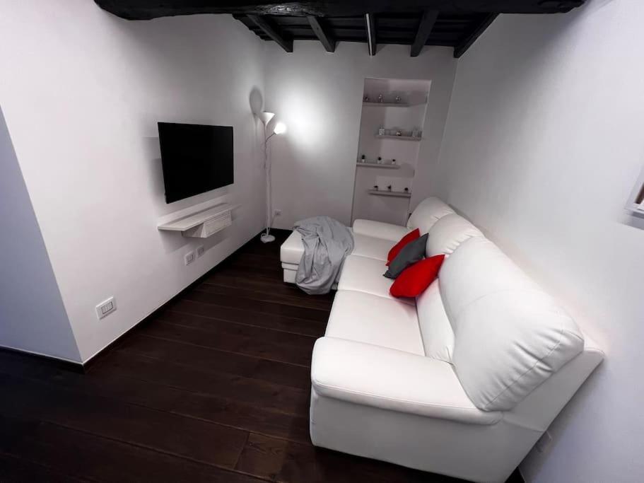 Lu.Ni. Guesthouse Roma ภายนอก รูปภาพ